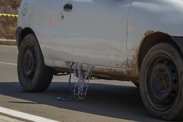 Corpo de homem é encontrado em uma rede, dentro de um carro, em Teresina