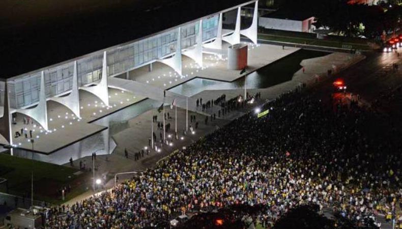 Manifestação de combate a corrupção em Brasília