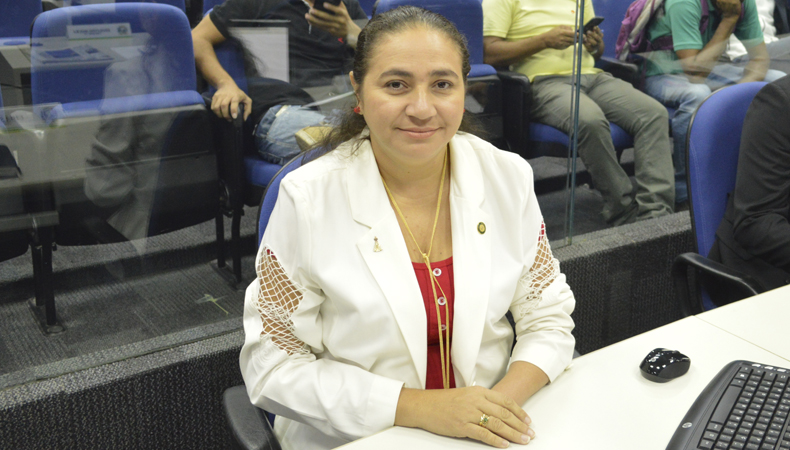 Vereadora de Teresina, Cida Santiago (PHS)
