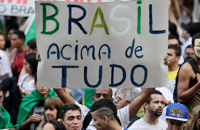 Apenas 5% dos brasileiros apoiam políticos, diz pesquisa
