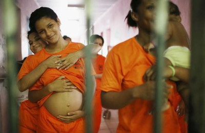 Mulheres invisíveis: a difícil realidade das prisões femininas