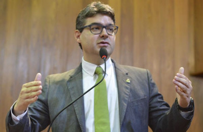 Dep. Luciano Nunes surge como provável candidato ao governo