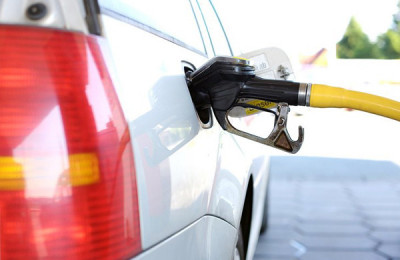 Governo apresenta proposta para baratear combustível