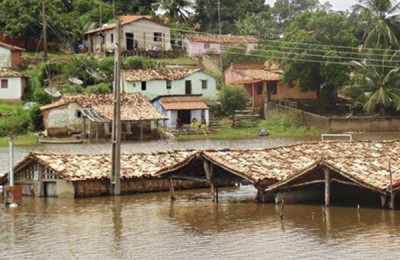 Chuvas deixam varias casas alagadas em Buriti dos Lopes-PI