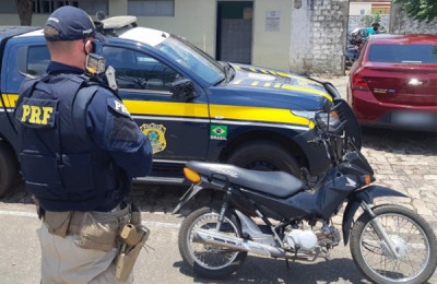 PRF prende mulher por comprar motocicleta roubada em Oeiras-PI