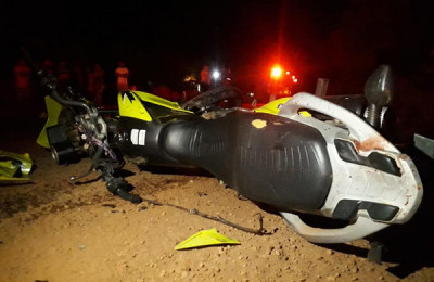 Acidente entre moto a caminhão mata jovem de 21 anos em Barras-PI