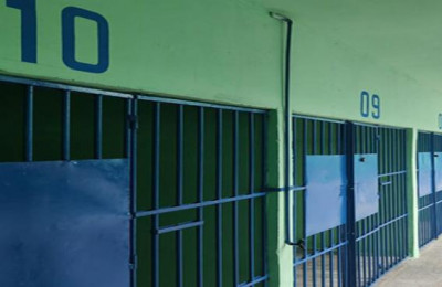 Dez presos fogem durante a madrugada da Casa de Custódia em Teresina