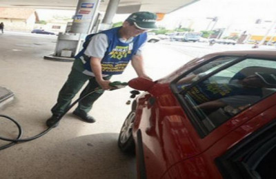 Gasolina no interior é quase R$ 0,70 mais barata que em Teresina