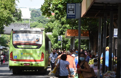 Greve dos ônibus chega ao fim após trabalhadores aceitarem acordo em Teresina