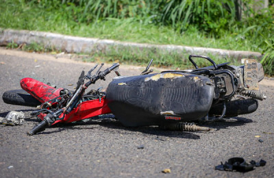 Motociclista morre atropelado após acidente com uma caminhonete em Teresina