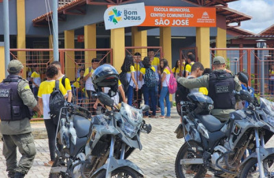 Polícia Militar reforça o policiamento preventivo nas escolas por todo o Piauí