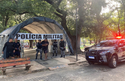 Polícia monta posto para combater crimes na Praça da Bandeira, em Teresina